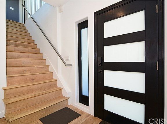 3rd image of 3471 Beverly Glen Blvd