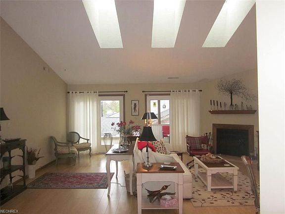 2nd image of 1861 Indian Hills Trl