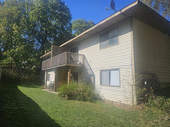 2nd image of 822 Carrier Creek Blvd NE