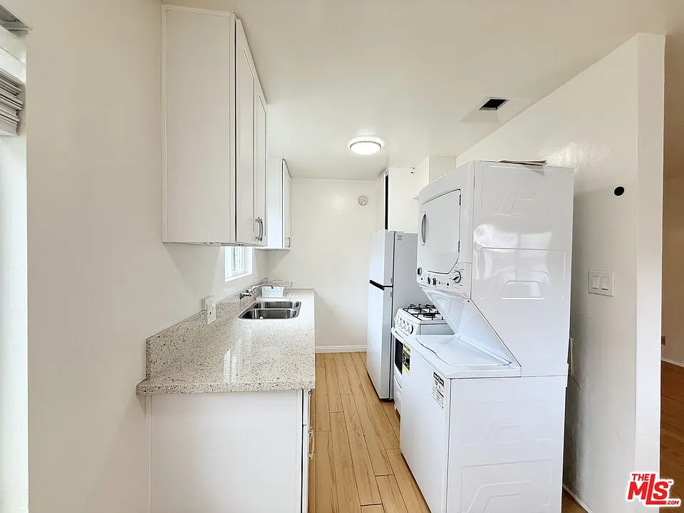 1 bed, 1.0 bath, 555 sqft, $2,500 — Photo 4
