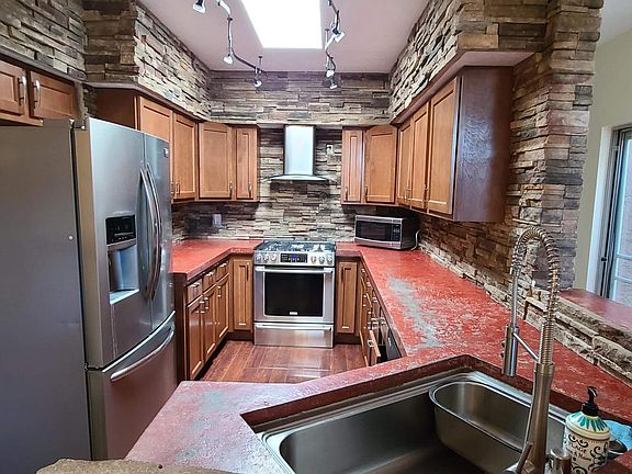 4th image of 2408 Plaza Vizcaya NW