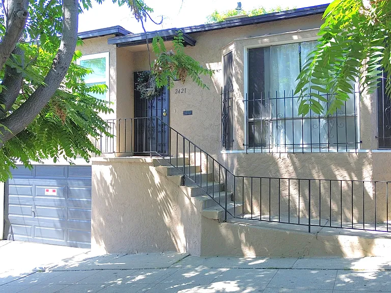 2421 Alcazar St — Photo 2