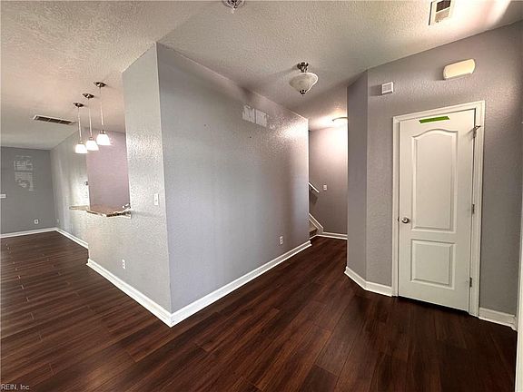 5th image of 214 Harmony Dr