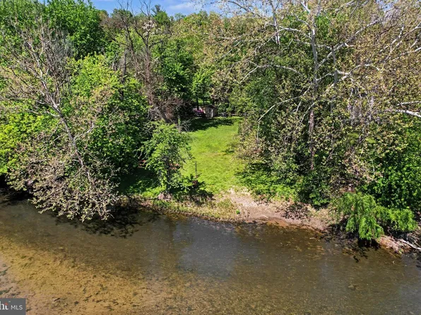 602 Sears Run Dr, Mechanicsburg, PA 17050