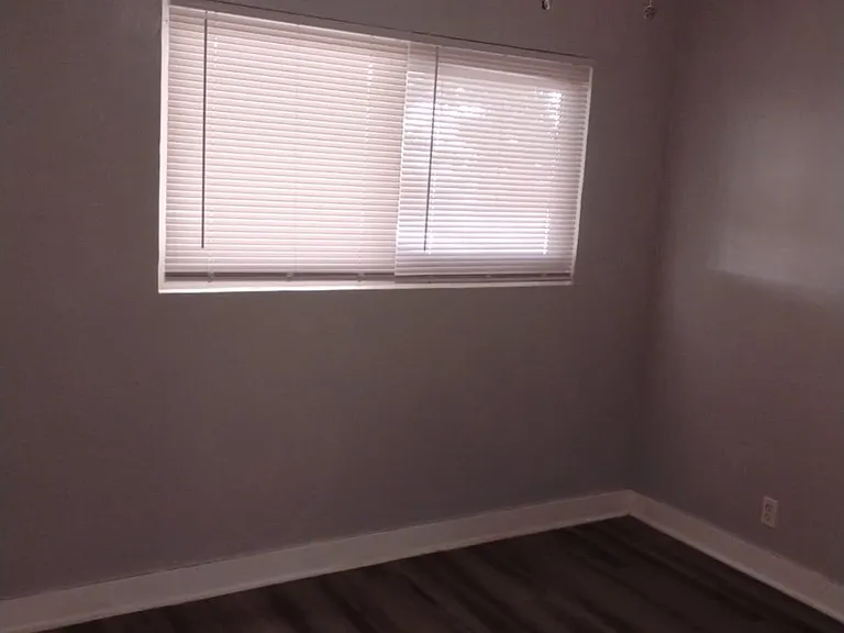 1431 Elm Ave #1 — Photo 10