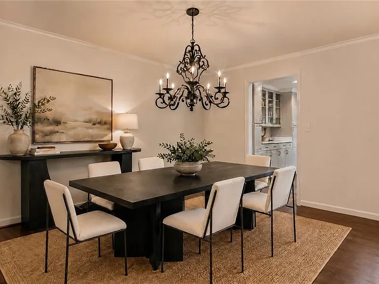 4601 Club Cir NE — Photo 32