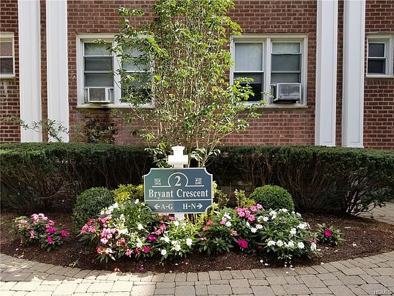 3rd image of 2 Bryant Cres APT 1C