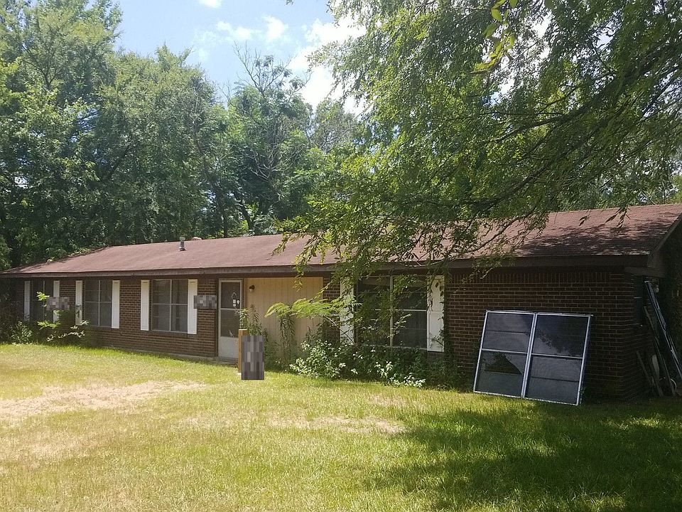 2nd image of 815 Highway 27 N