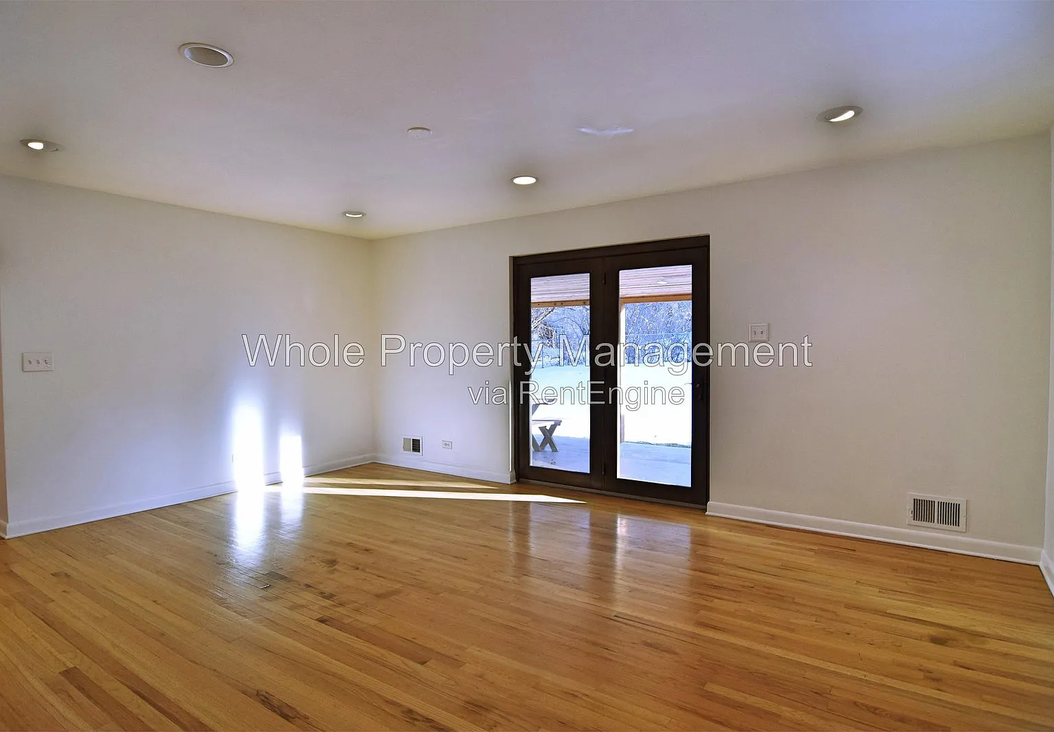 5 bed, 3.0 bath, 2500 sqft, $3,370 — Photo 3