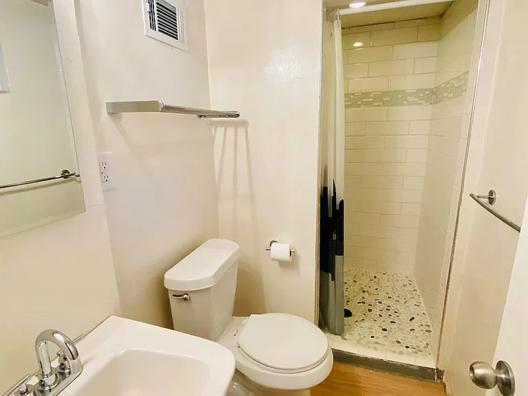 11821 W 67th St — Photo 27
