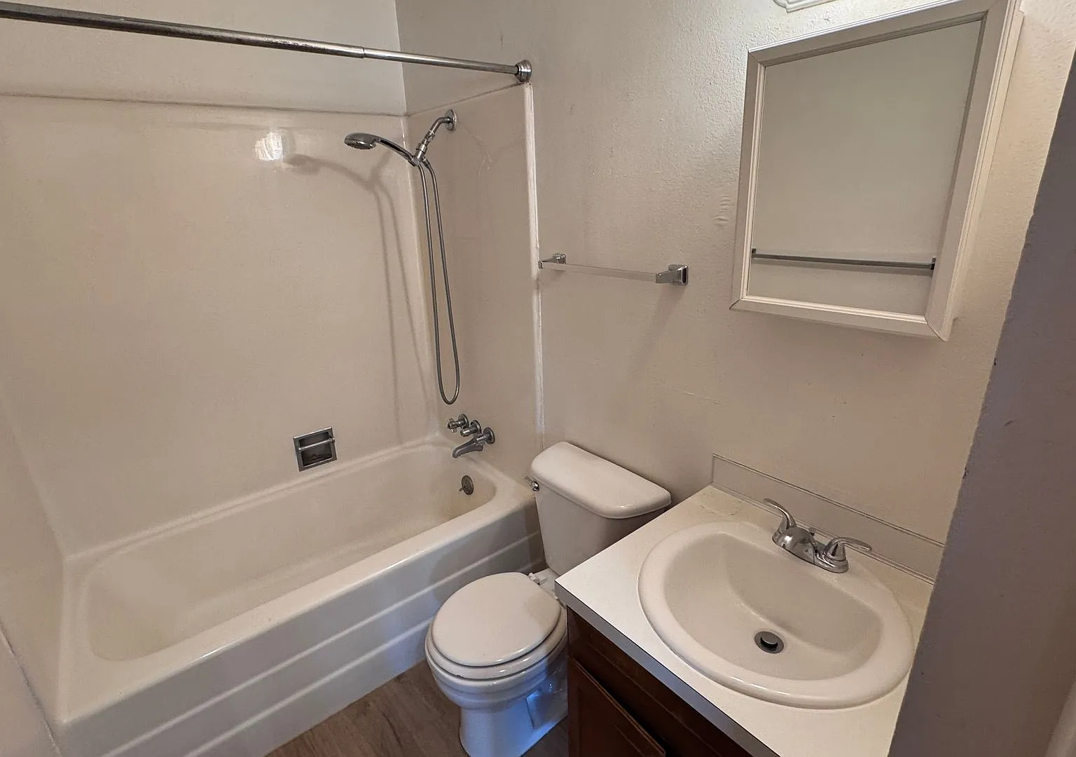 Clearview Apartments — Photo 4