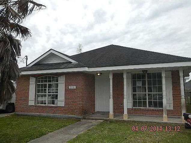 2nd image of 3591 Bennett St