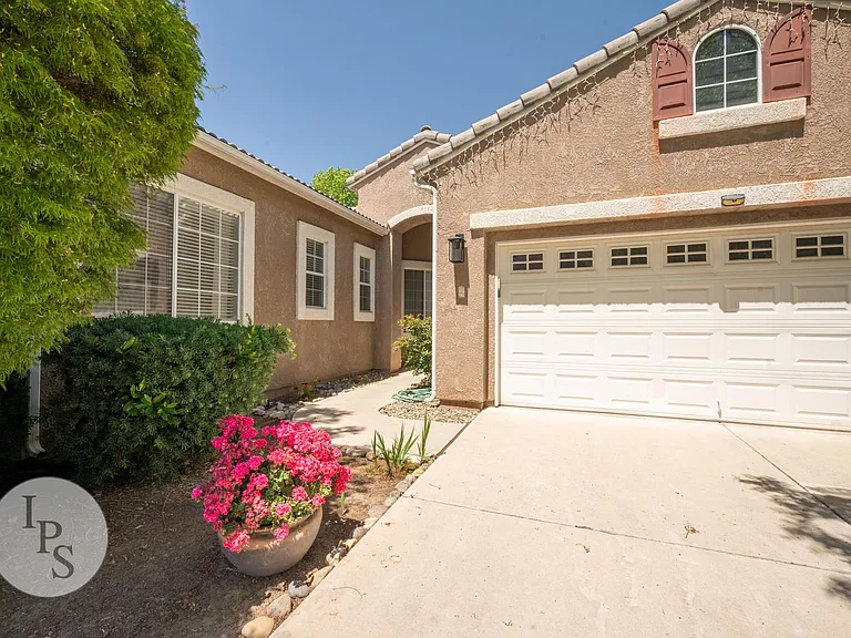 2389 Prescott Ave — Photo 3