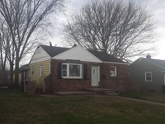 3rd image of 1640 N Wellington St