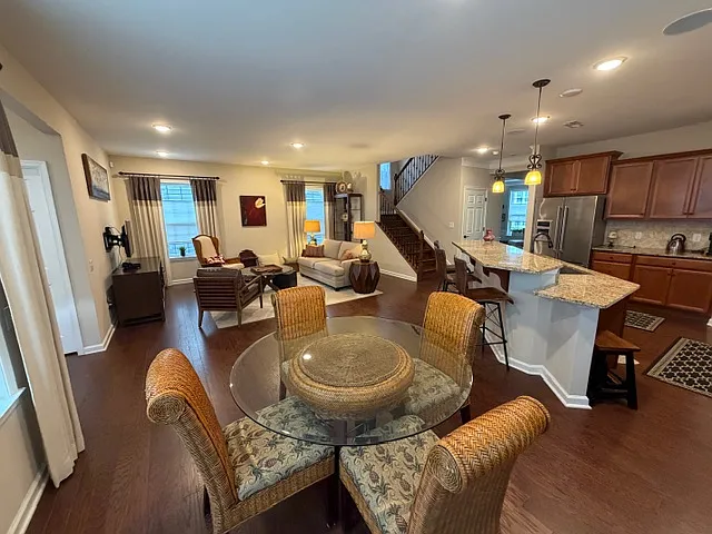 528 Kerry Ct — Photo 3
