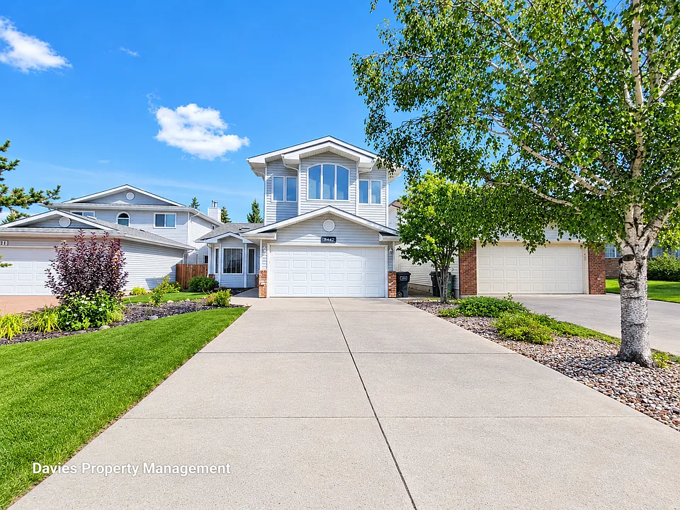 4427 Whitemud Rd NW