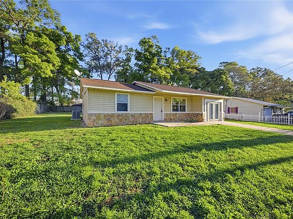 2nd image of 3703 SE 67th Pl