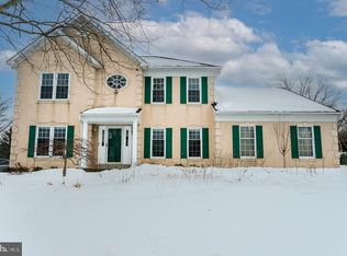 210 Cinnabar Ln, Yardley, PA 19067