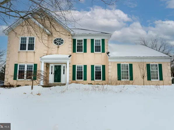 210 Cinnabar Ln, Yardley, PA 19067