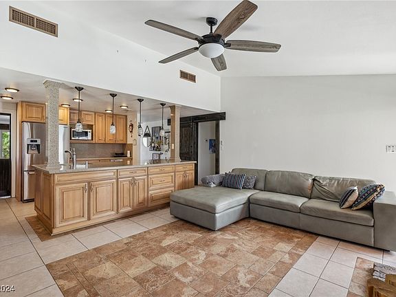 4th image of 6217 Shadywood Dr