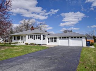 6 Sunnyside Dr, Rochester, NY 14623