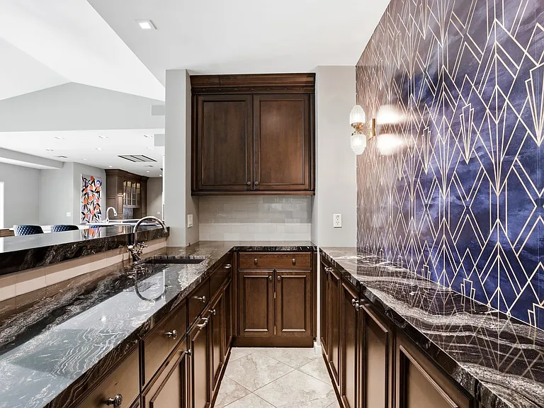 2939 N Manor Dr W — Photo 19