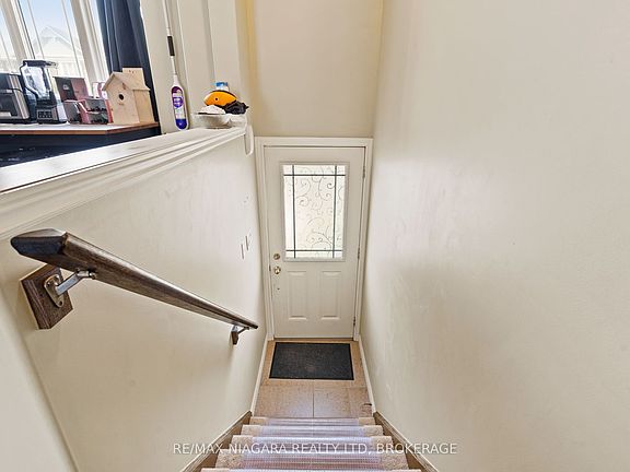 5th image of 15 Hemlock Way