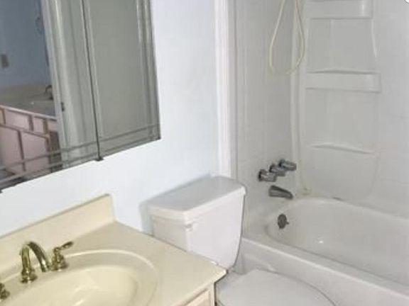 4th image of 173 Sandra Del Mar Dr