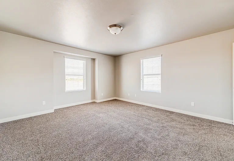 41 E 700 N — Photo 11