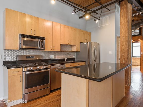 4th image of 1670 N Claremont Ave APT 101