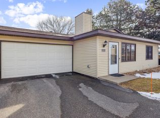 8534 S Maplebrook Cir, Brooklyn Park, MN 55445