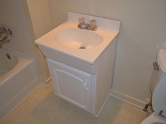 2nd image of 719 Pendegast St