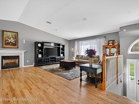 5th image of 61 Peach Lane