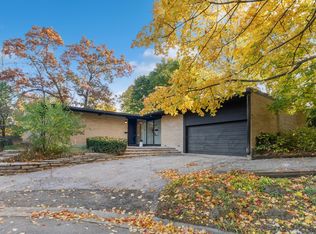 264 Cedar Ln, Glencoe, IL