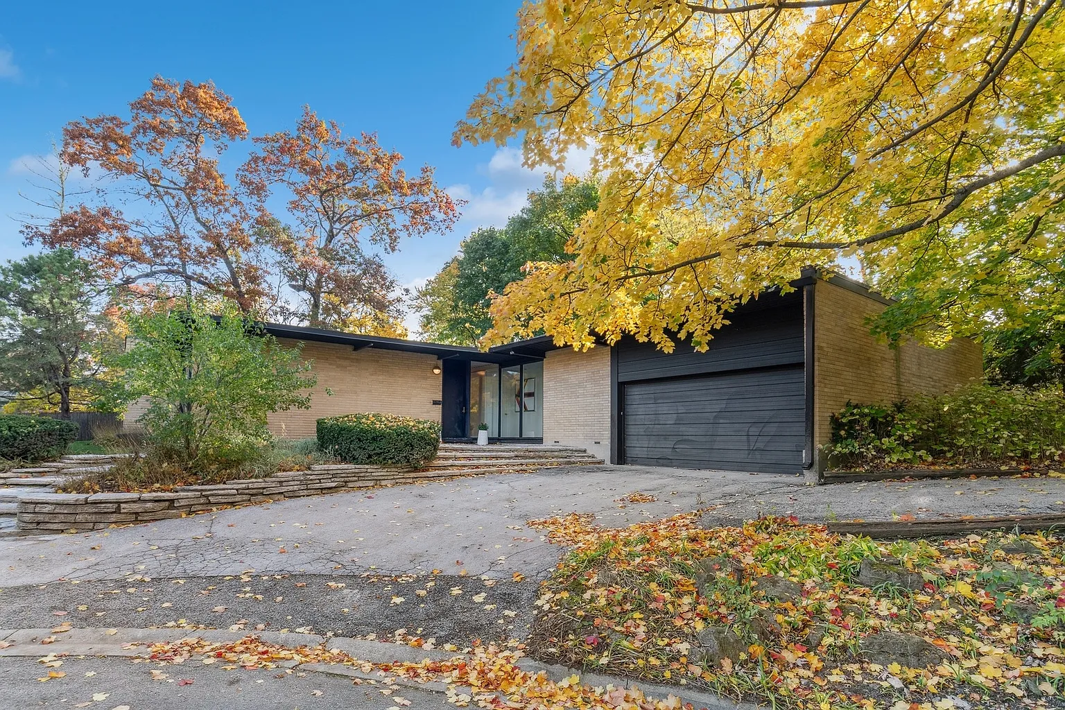 264 Cedar Ln photo 1