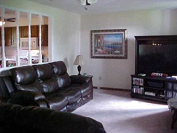 3rd image of 1004 Hagewood Ln