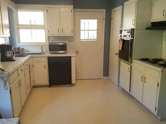 3rd image of 2945 Carrollwood Dr