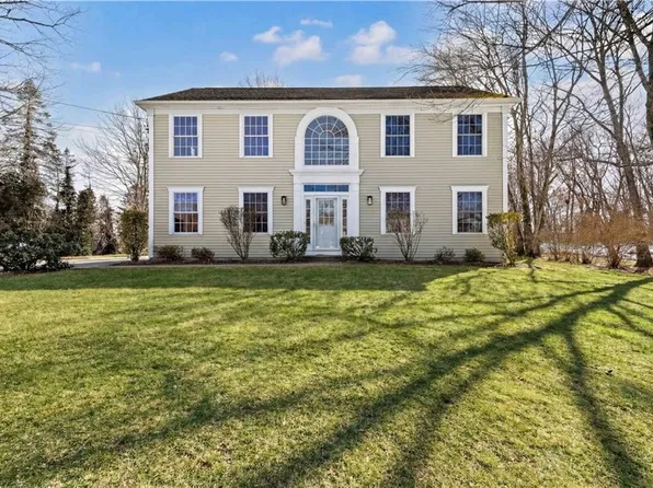 7 Schilke Dr, Westerly, RI 02891