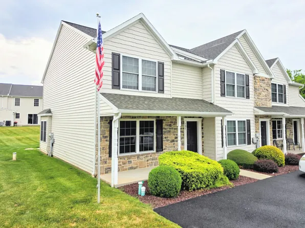 107 Cedarwood Dr, Denver, PA 17517