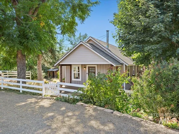 2651 Fruitvale Glendale Rd, Fruitvale, ID 83612