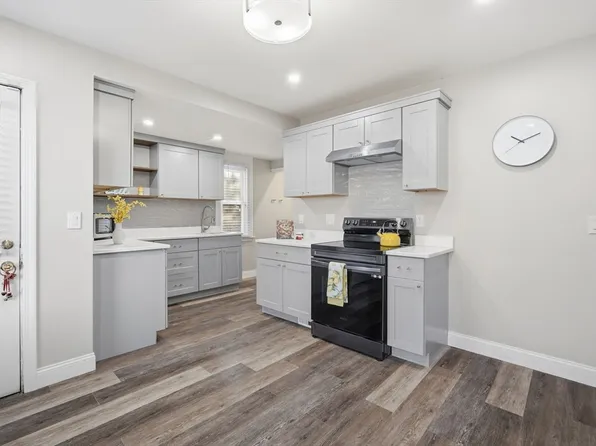 106 Amherst St, Springfield, MA 01109