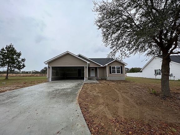 3rd image of 572 Pinehurst Dr