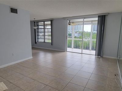 2930 Point East Dr APT E403, North Miami Beach, FL, 33160