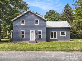 2137 N Morrison St, Mears, MI 49436