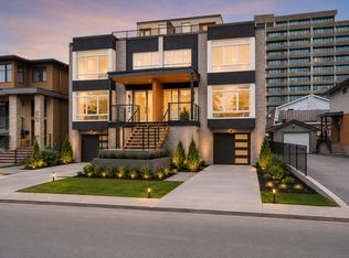 372 Berkley Ave #A, Ottawa, ON K2A2G7