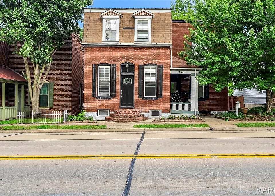 1st image of 1216 N 5th St