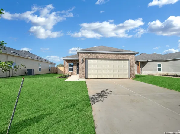14715 Butch Cassidy St, Lytle, TX 78052
