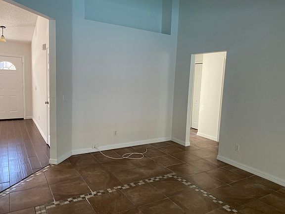 2nd image of 941 W Smallman Pl