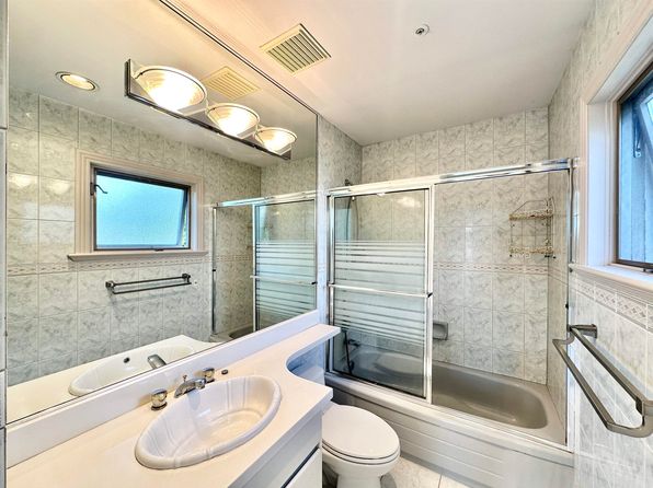6 bedroom rental in Vancouver — photo 13
