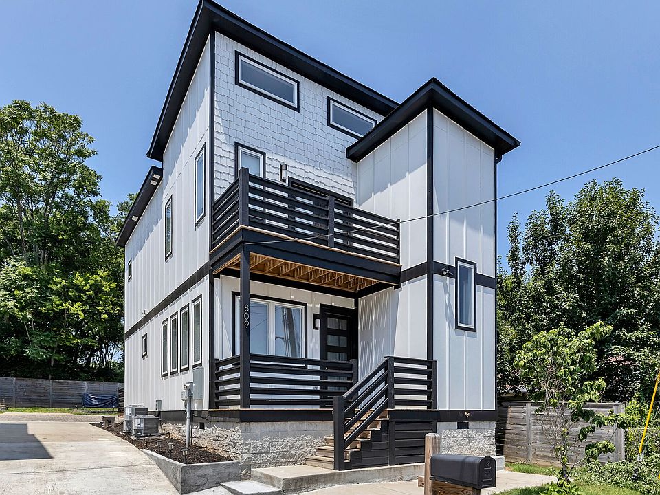 1st image of 809 21st Ave N